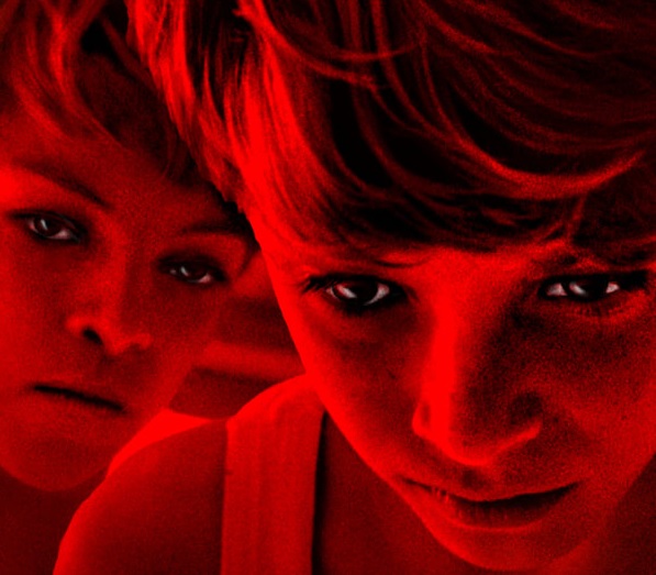 Goodnight Mommy, remake horroru Widzę Widzę zaprezentowany na pierwszym filmowym klipie