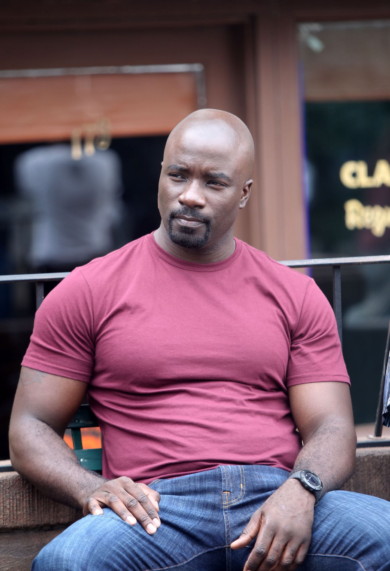 Luke Cage na nowym zwiastunie potwierdza datę premiery