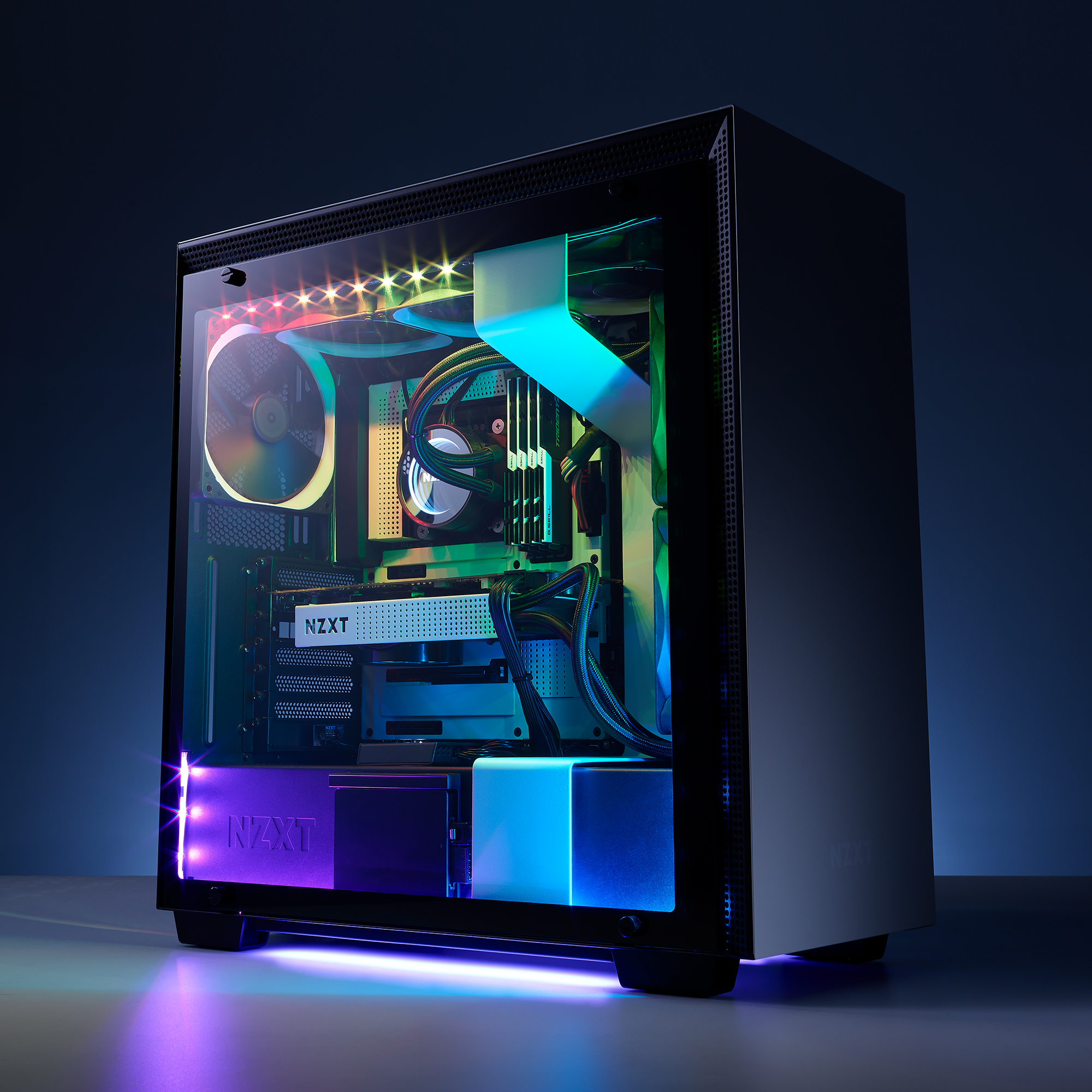 NZXT HUE 2 RGB Lighting Kit zabłyśnie także w obudowach!