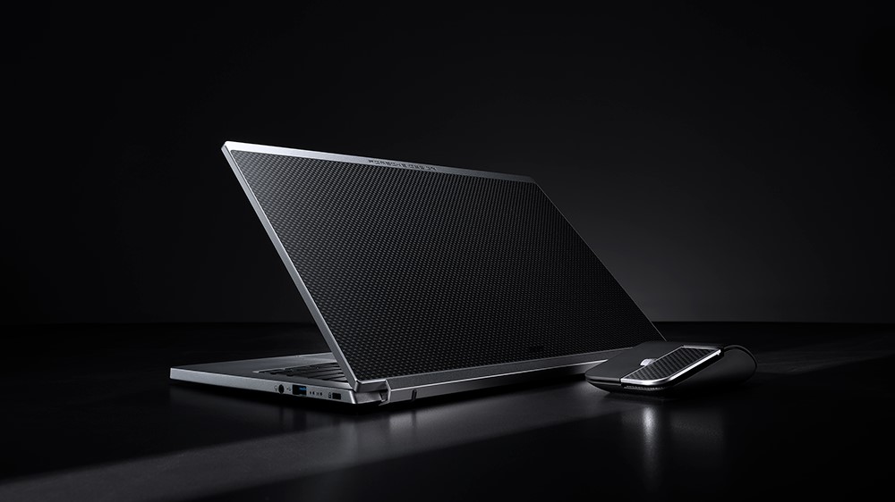 Porsche Design Acer Book RS to pierwszy efekt współpracy Acera i Porsche Design, stawiający na odważną i efektowną formę!