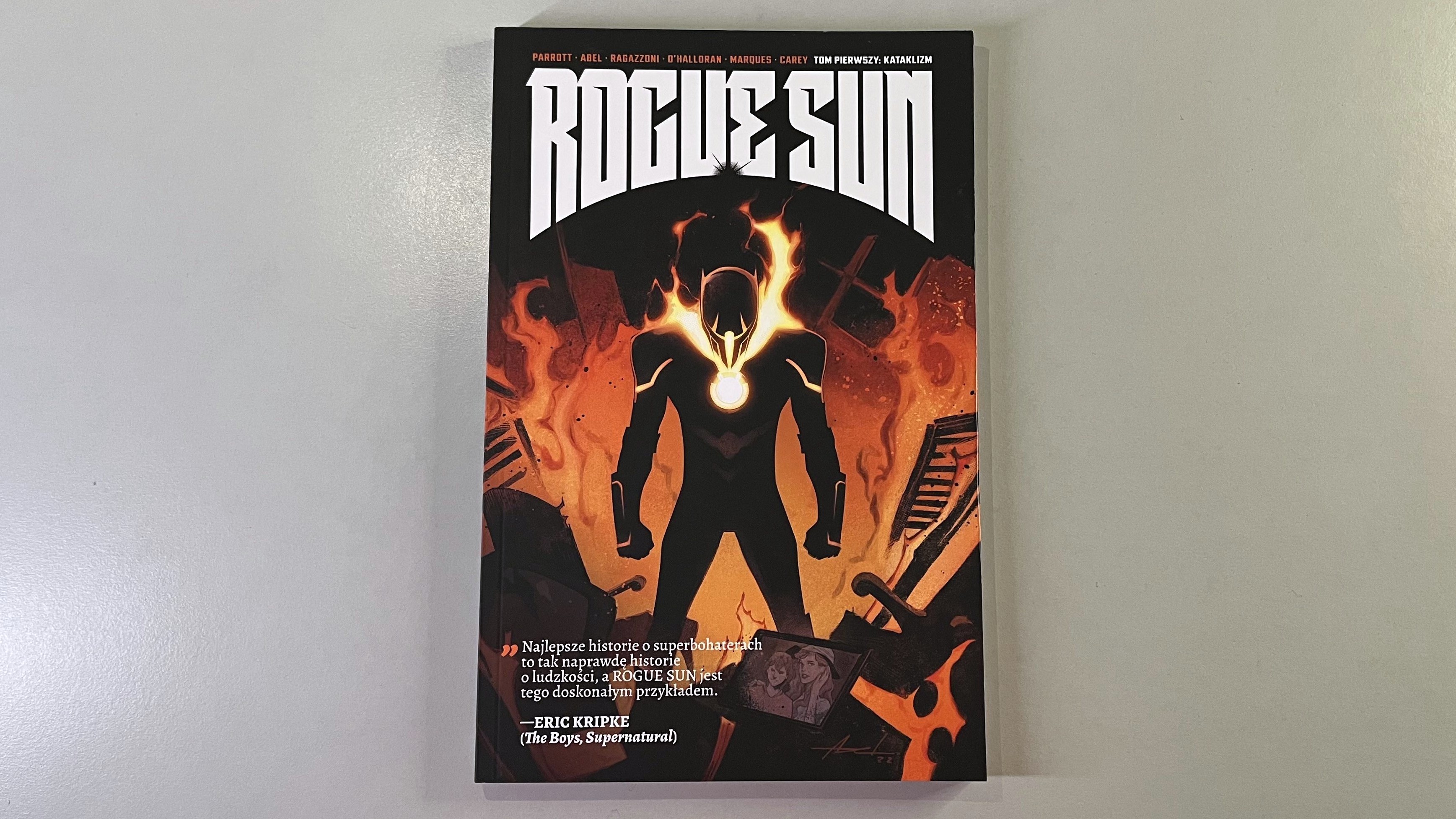 Trudy (nie tylko) rodzinnego życia... - Recenzja komiksu Rogue Sun