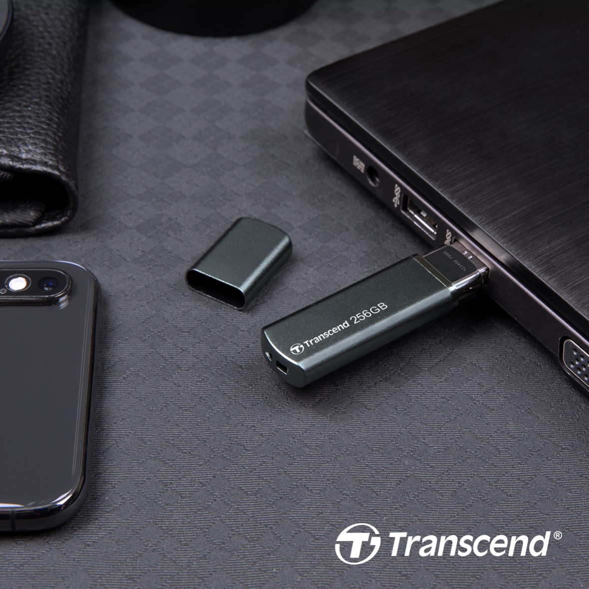 TRANSCEND JetFlash 910 - Trwały i elegancki pendrive