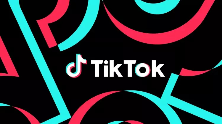 UE ostrzega TikTok przed zbyt uzaleÅ¼niajÄ…cym interfejsem