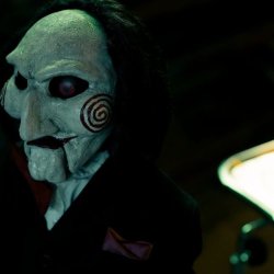 CANAL+ z Krwawą Kolekcją Halloweenową Pełną Horrorów i Emocji