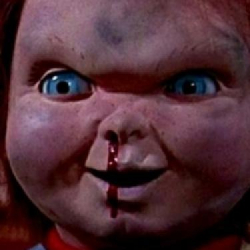 Laleczka Chucky - seria horrorów o demonicznej lalce pragnącej zabijać. Opis serii, kolejność i więcej...