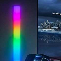 Lampy Tracer Smart Desk RGB jako funkcjonalna ozdoba dla graczy i wielbicieli filmów