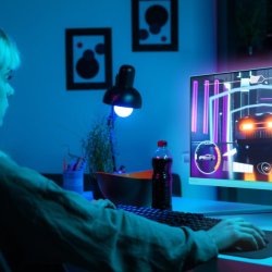 Philips Evnia 27M2N6501L – nowy monitor QD-OLED dla graczy z odświeżaniem 240 Hz