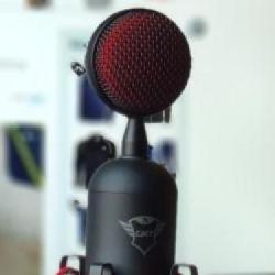 Recenzja Trust GXT 244 Buzz - Uniwersalny, jakościowy i naprawdę śliczny mikrofon dla graczy!