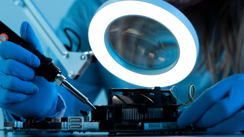 AI zmienia zasady gry w naprawach elektroniki