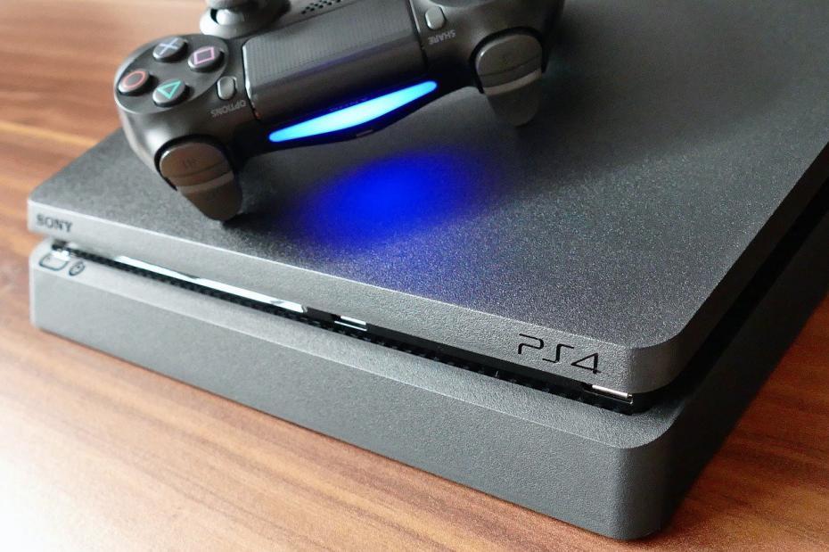 Czy opłaca się kupić PlayStation 4 w 2020 - sprawdź!