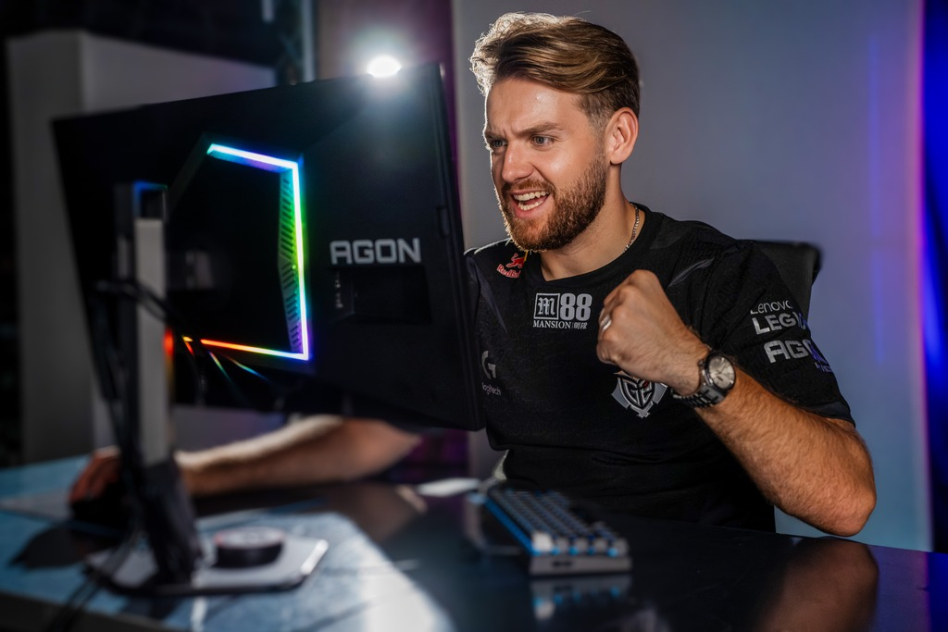 Gaz do dechy – monitory e-sportowe AGON PRO z odświeżaniem 540 Hz oraz 390 Hz