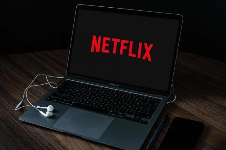 Netflix przejmuje Night School Studio i zdecydowanie wkracza w świat gier, oferując nowe tytuły