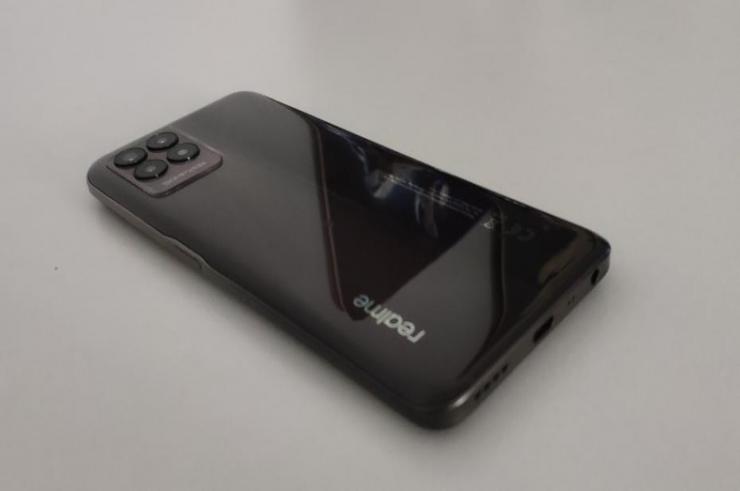 Recenzja realme 8i - Niezłego smartfona nastawionego na szybkość