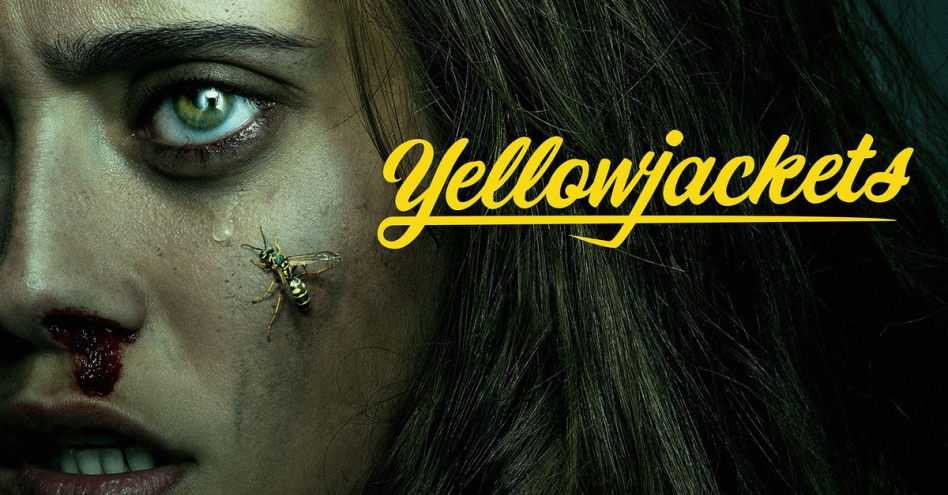 Yellowjackets: recenzja pierwszego sezonu serialu, który wciąga jak przysłowiowe bagno